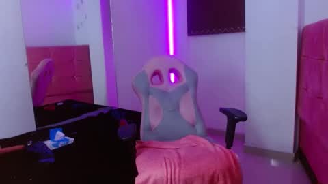 MIA VELEZ online show from January 2025 09:56:01 AM