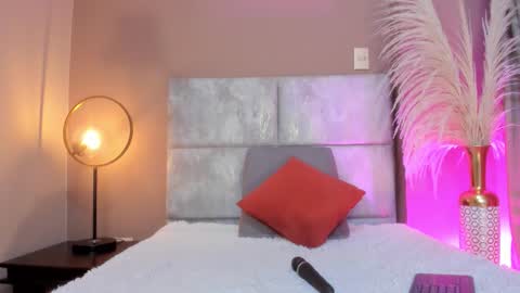 miahertz online show from November 2025 01:06:01 AM