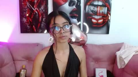 miahotcs online show from December 2025 03:41:01 PM