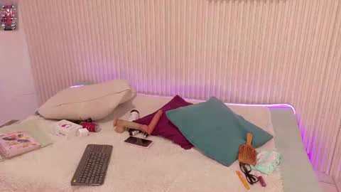Mia online show from July 2026 11:06:02 AM