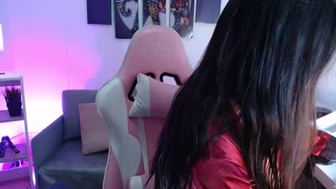 Mia Emily  online show from February 2026 11:42:01 AM