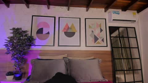 Mia  online show from April 2026 03:55:01 AM