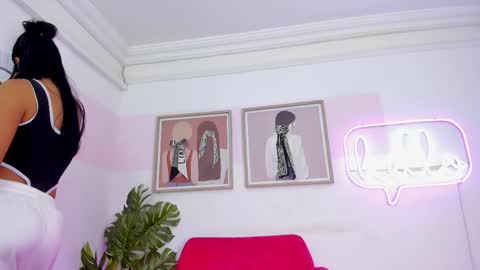 Mia Khalifa online show from December 2025 03:34:01 AM