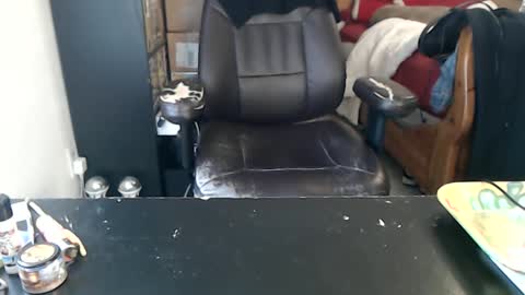 Mark online show from October 2025 05:11:02 PM