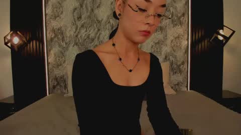 Mia Larouse online show from March 2026 08:25:02 PM