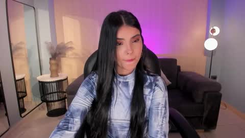 Call me Mia  online show from October 2025 07:30:02 PM