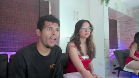 Mia online show from December 2024 07:10:02 PM