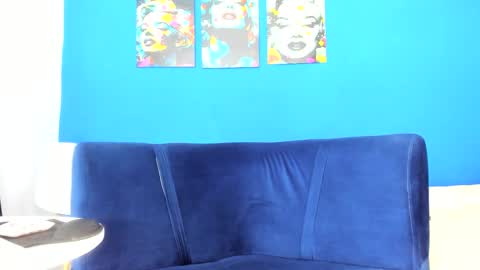 Mia  online show from September 2025 06:41:02 PM