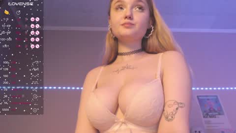 Mia online show from January 2025 05:37:02 PM