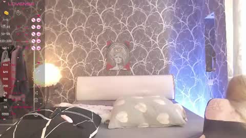 Snapshot of miamiameow chatting on July 2026 12:30:02 PM Mia online show from July 2026 12:30:02 PM