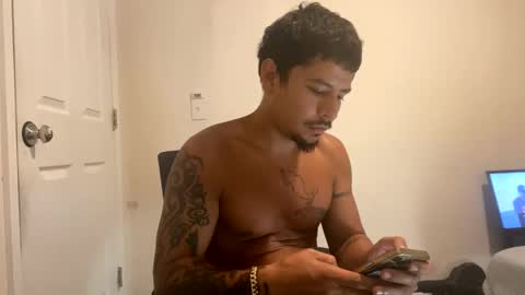 miamiclos1 online show from September 2025 12:05:02 PM