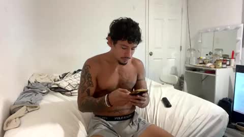 miamiclos1 online show from December 2025 02:33:02 PM