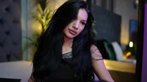  Miami  online show from October 2025 06:03:01 PM