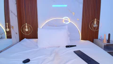 Mia  online show from February 2025 07:26:01 AM