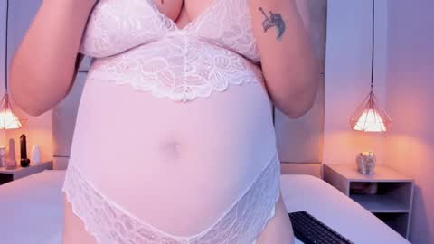 Mia  online show from February 2025 05:10:02 AM