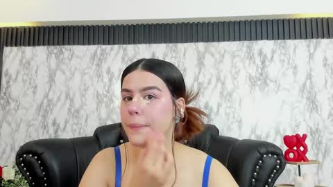 Mia   -5 7001400 Follow  online show from February 2025 12:16:01 PM