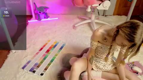 MiaMoon online show from June 2026 01:42:02 PM