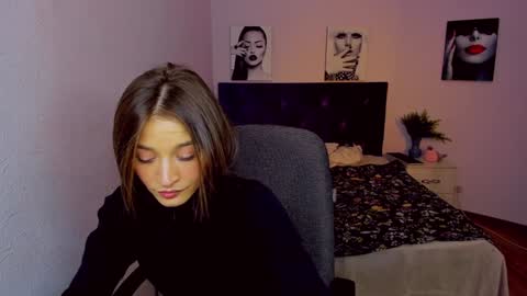 Mia online show from January 2025 11:05:02 PM