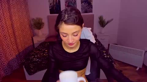 Mia online show from January 2025 01:11:01 AM