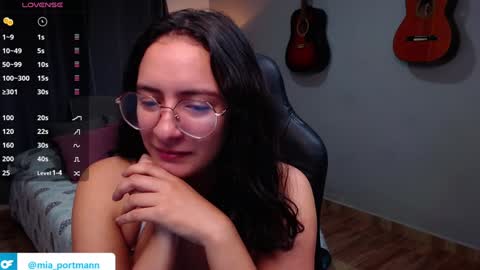 Snapshot of miaportman chatting on December 2024 12:03:01 PM MIAPORTMANN online show from December 2024 12:03:01 PM