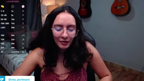 Snapshot of miaportman chatting on January 2025 12:15:01 PM MIAPORTMANN online show from January 2025 12:15:01 PM