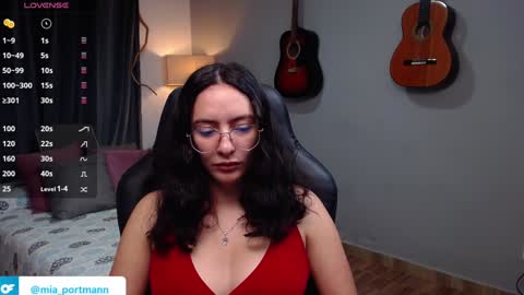 Snapshot of miaportman chatting on January 2025 12:18:01 PM MIAPORTMANN online show from January 2025 12:18:01 PM