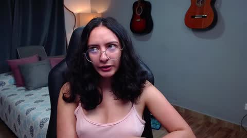 Snapshot of miaportman chatting on January 2025 12:17:01 PM MIAPORTMANN online show from January 2025 12:17:01 PM