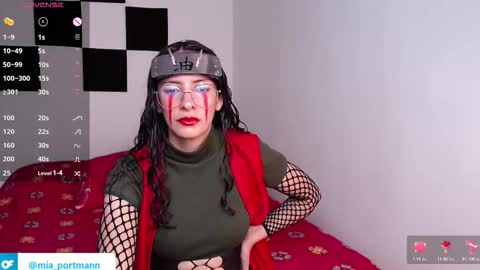 Snapshot of miaportman chatting on November 2025 02:48:02 PM MIAPORTMANN online show from November 2025 02:48:02 PM