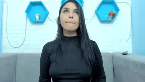 Snapshot of miaquevedo chatting on January 2025 11:41:01 AM Mia Quevedo online show from January 2025 11:41:01 AM