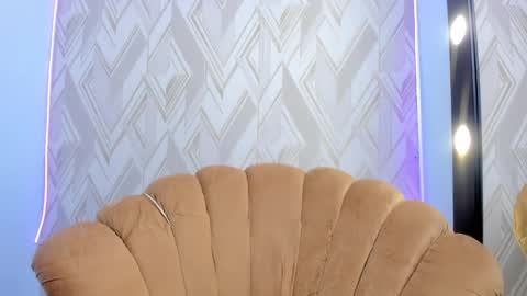 Snapshot of miaquevedo chatting on February 2025 09:10:01 PM Mia Quevedo online show from February 2025 09:10:01 PM