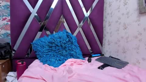 Snapshot of miaquevedo chatting on February 2025 04:20:02 PM Mia Quevedo online show from February 2025 04:20:02 PM