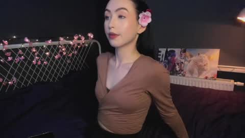 Snapshot of miarielle chatting on April 2026 05:33:01 PM Liz online show from April 2026 05:33:01 PM