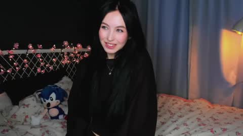 Snapshot of miarielle chatting on May 2026 04:36:01 PM Liz online show from May 2026 04:36:01 PM