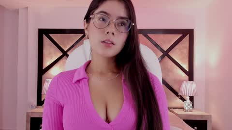 Mia online show from January 2025 10:13:01 PM