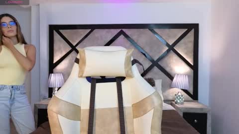 Snapshot of miasilverr chatting on March 2026 08:17:01 PM Mia online show from March 2026 08:17:01 PM