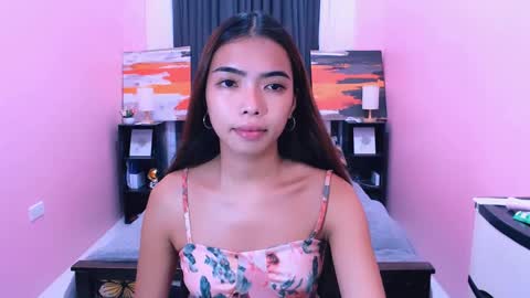 Snapshot of miasmith09 chatting on May 2026 06:10:02 AM Pau and jence online show from May 2026 06:10:02 AM