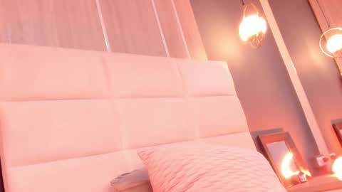 Mia online show from March 2025 09:37:01 PM