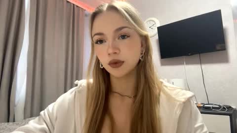 Snapshot of miasuszynski chatting on February 2026 12:00:01 PM Milana online show from February 2026 12:00:01 PM