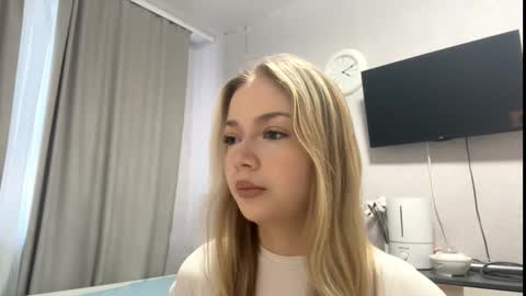 Snapshot of miasuszynski chatting on February 2026 01:07:02 PM Milana online show from February 2026 01:07:02 PM