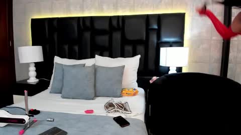 Mia Sweetth online show from February 2025 12:03:02 PM