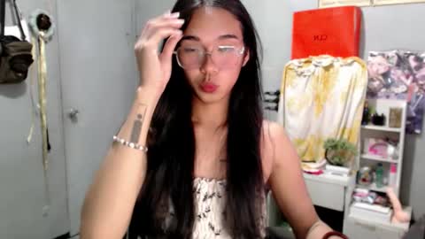 Mia online show from March 2026 05:28:01 PM