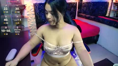 mia online show from October 2025 12:27:01 PM