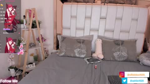 Mia Villalobos online show from January 2025 12:17:01 PM