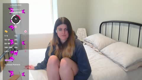 Mia  online show from February 2025 01:39:02 PM