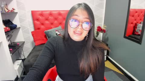 Snapshot of miawils_ chatting on January 2025 10:41:01 PM M I A W I L S online show from January 2025 10:41:01 PM