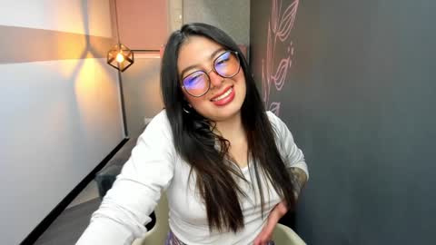 Snapshot of miawils_ chatting on February 2025 07:44:02 PM M I A W I L S online show from February 2025 07:44:02 PM