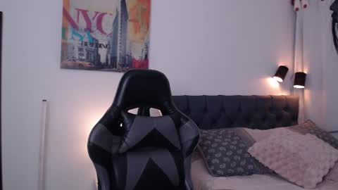 Snapshot of miawilson_1 chatting on November 2025 05:40:02 AM Mia Wilson online show from November 2025 05:40:02 AM