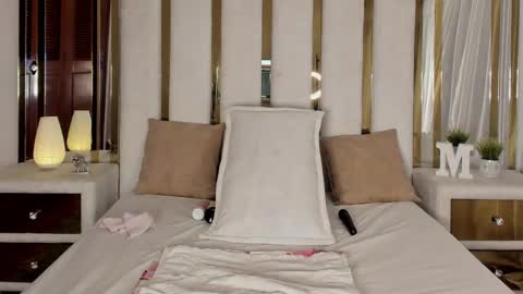 Snapshot of micaelahott_ chatting on January 2025 07:15:02 AM micaelahott_ online show from January 2025 07:15:02 AM