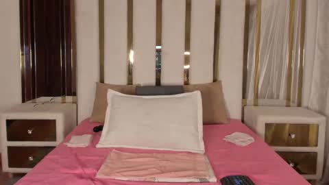 Snapshot of micaelahott_ chatting on January 2025 04:59:01 AM micaelahott_ online show from January 2025 04:59:01 AM