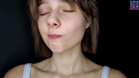 Luna online show from December 2025 05:31:02 PM